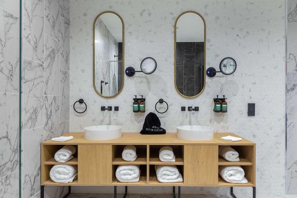 Hotel The Basilian Minsk, Curio Collection By Hilton Exterior foto