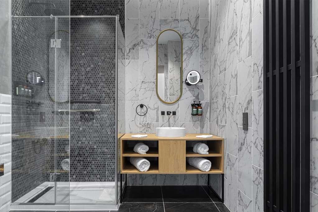 Hotel The Basilian Minsk, Curio Collection By Hilton Exterior foto