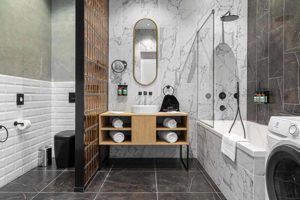 Hotel The Basilian Minsk, Curio Collection By Hilton Exterior foto