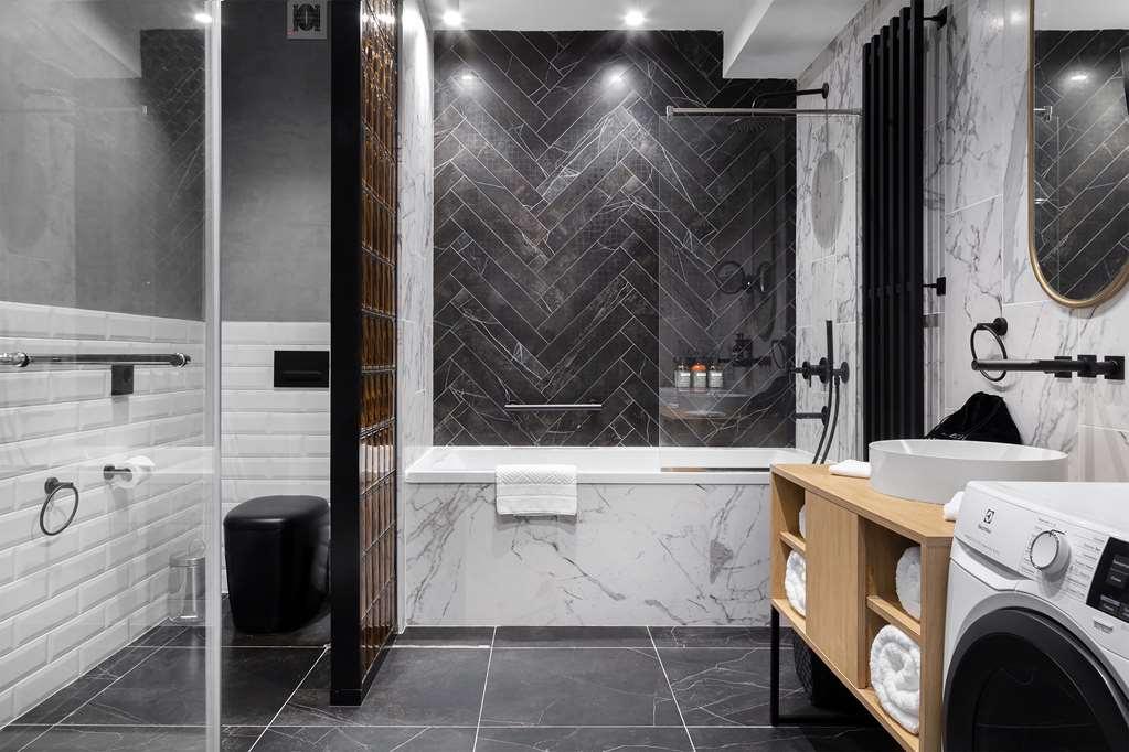 Hotel The Basilian Minsk, Curio Collection By Hilton Exterior foto